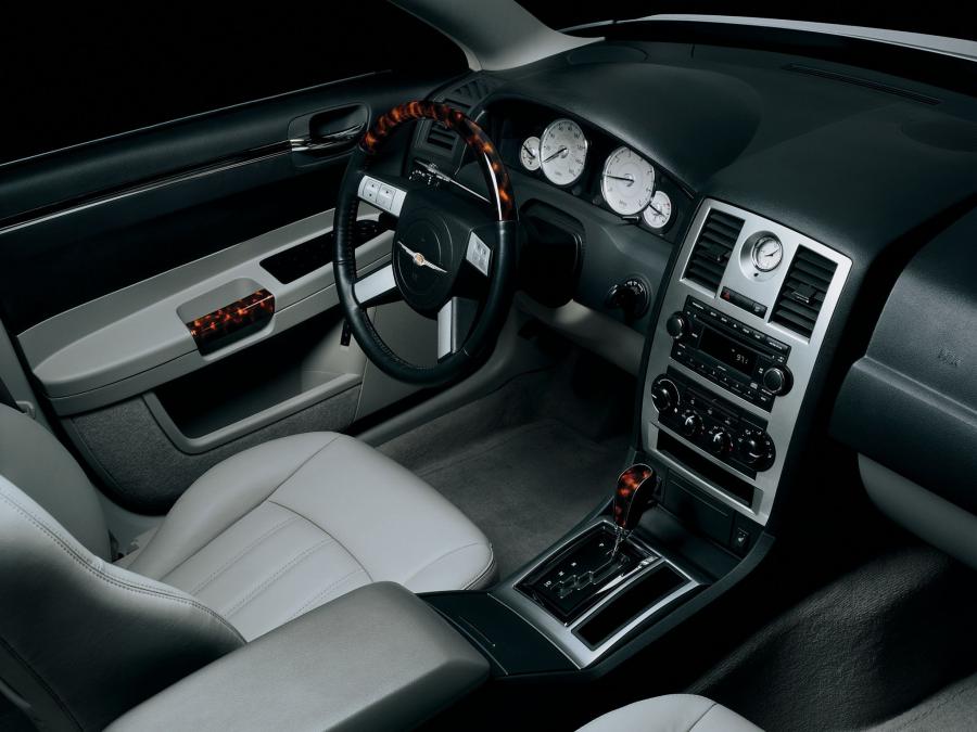  Chrysler 300C 2004 года  (фото 22 из 36)